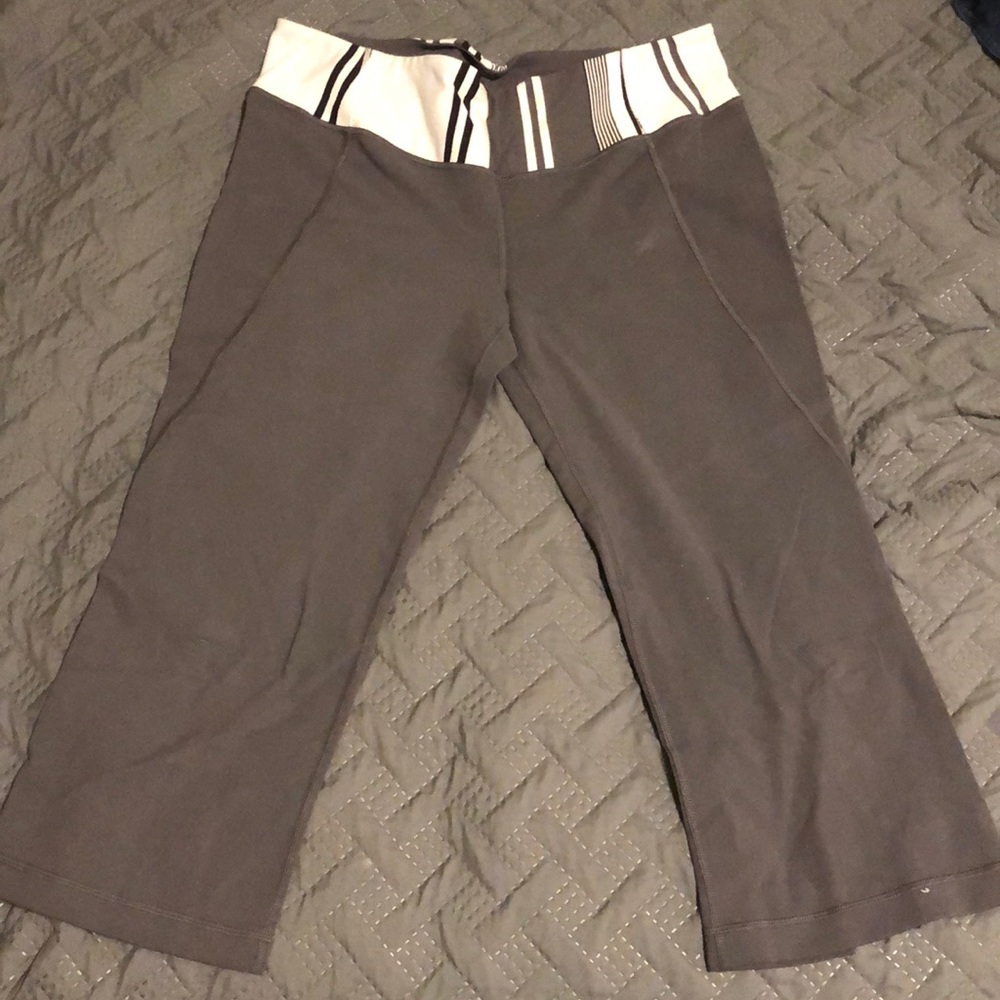 Lululemon Capri yoga pants